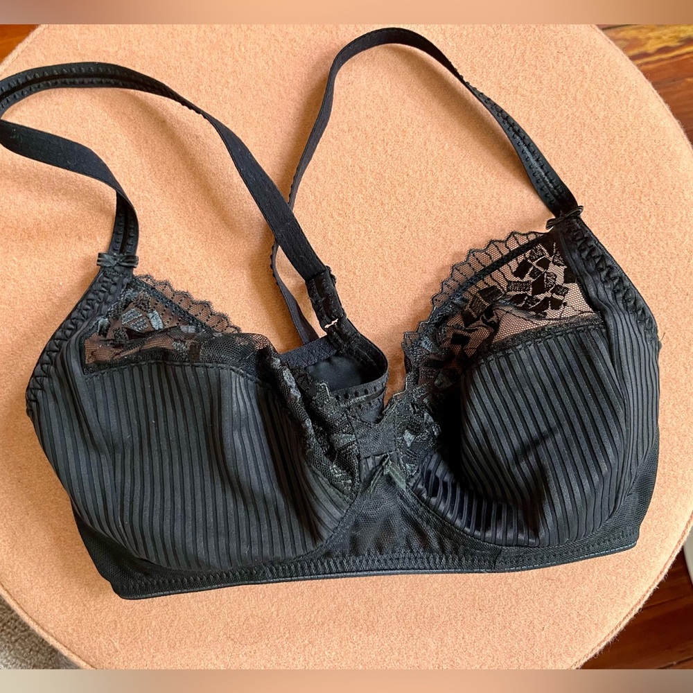 NWOT Chantelle Black Lace Underwire Bra 34C